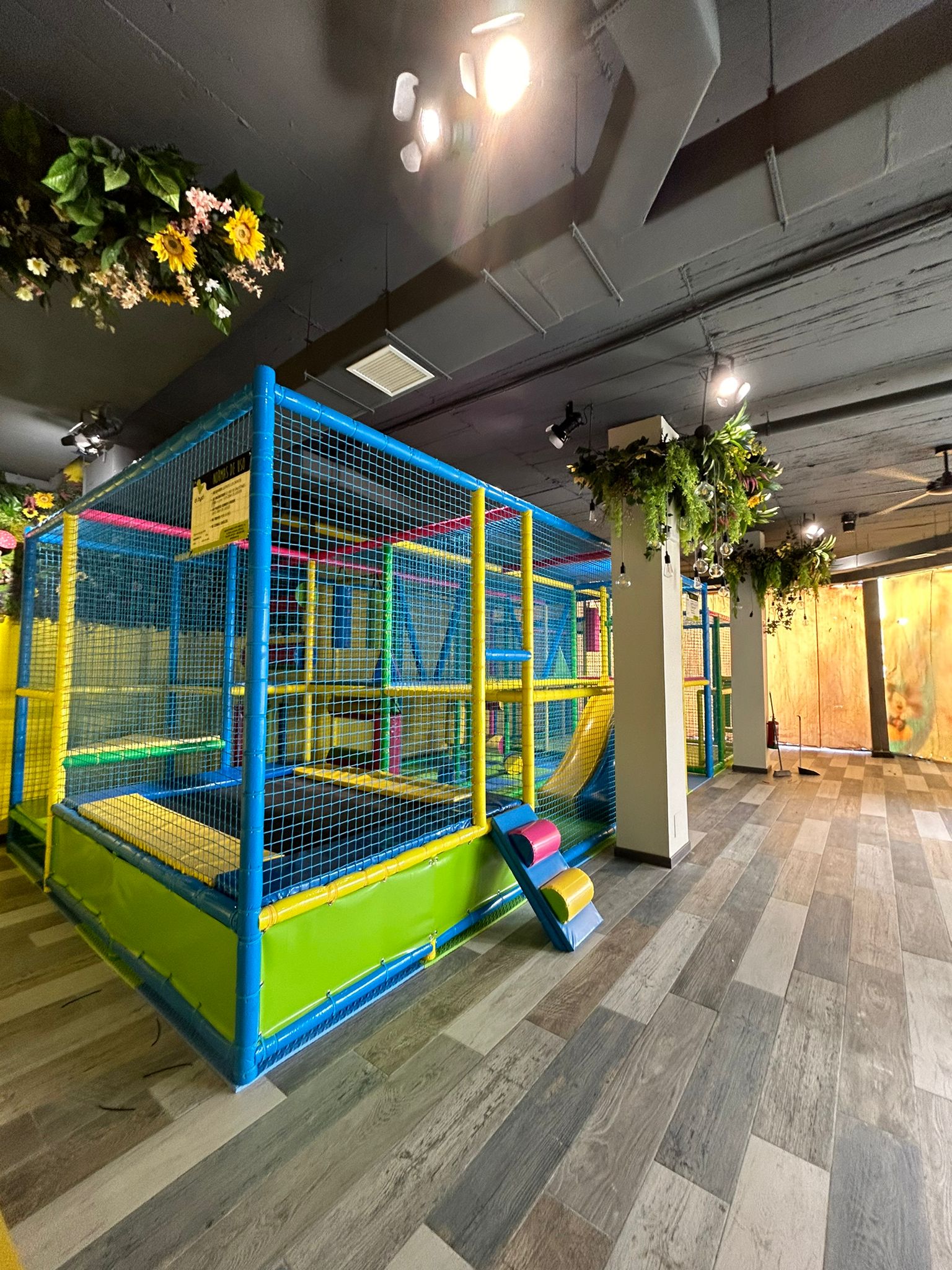 Descubre la fabricación y el diseño de parques infantiles en Dub