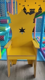 Miniatura de Trono de cumpleaños DM